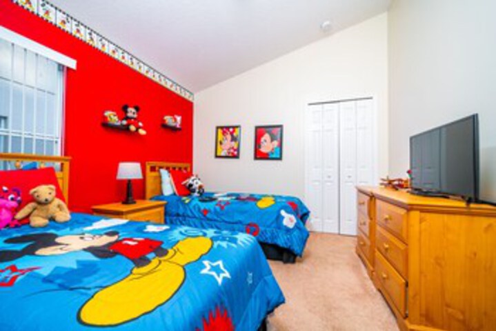 Room 35 of 35