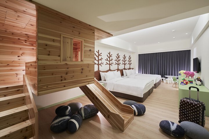 Room 65 of 120