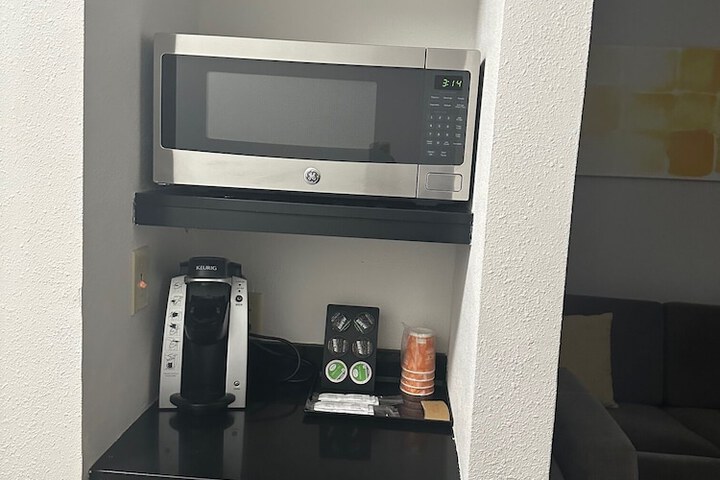 Room 6 of 53