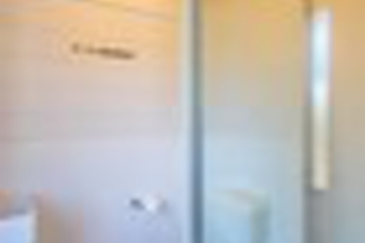 Room 83 of 132
