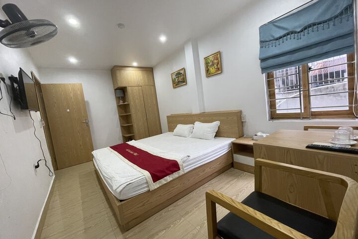 Room 12 of 23