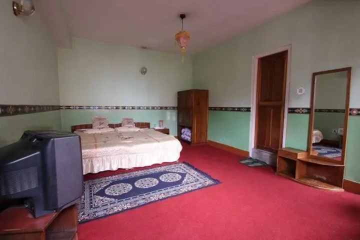 Room 14 of 16