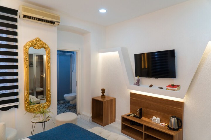 Room 15 of 50