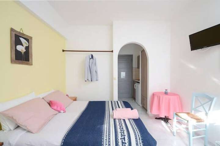 Room 10 of 32