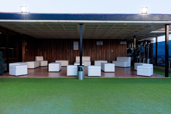 Terrace/Patio 33 of 34