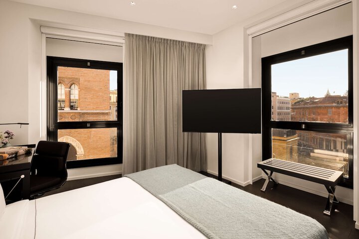 Room 55 of 171