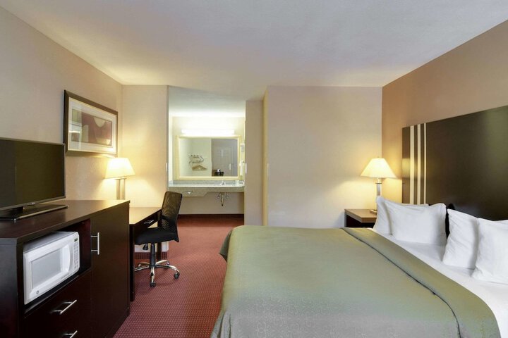 Room 11 of 36