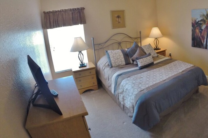 Room 7 of 68
