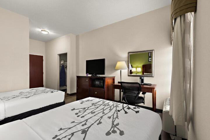 2 Double Beds (5 of 6)