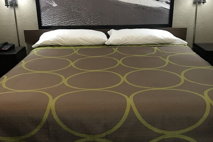 Room 5 of 28