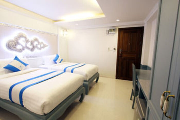 Room 93 of 145