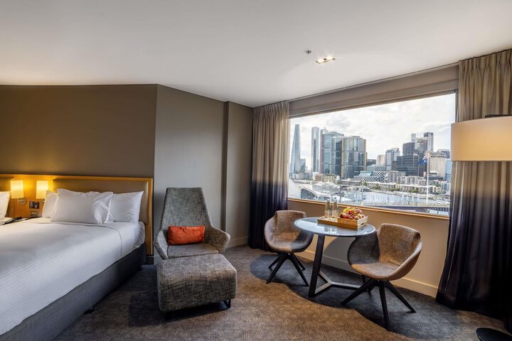 Room 27 of 220
