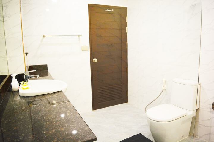 Room 10 of 46