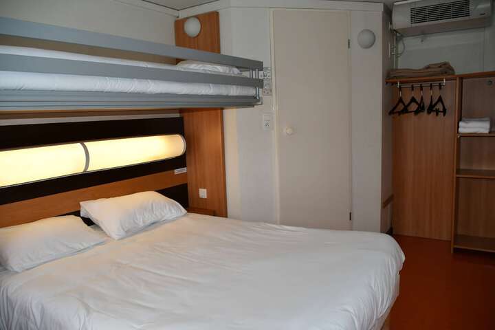 Room 19 of 32