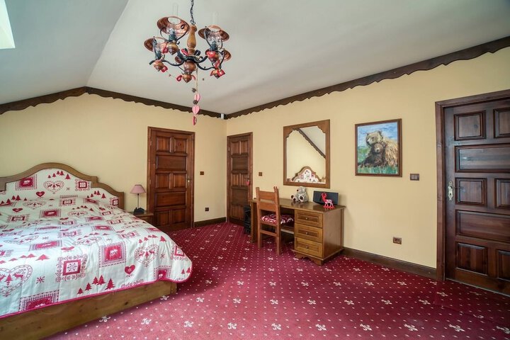 Room 5 of 47