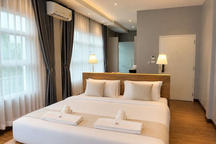 Room 27 of 47