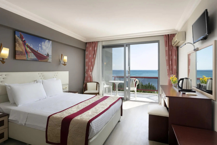 HattuÂ¿a Vacation Thermal Club Beach