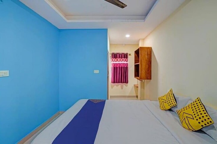 Room 2 of 6