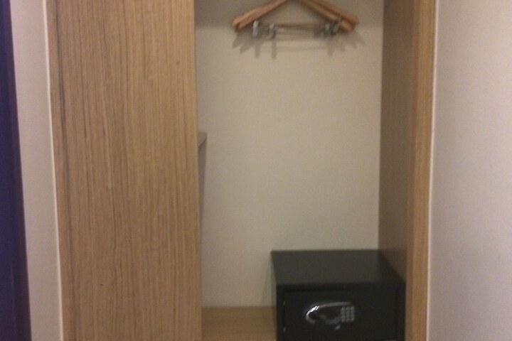 Room 23 of 43