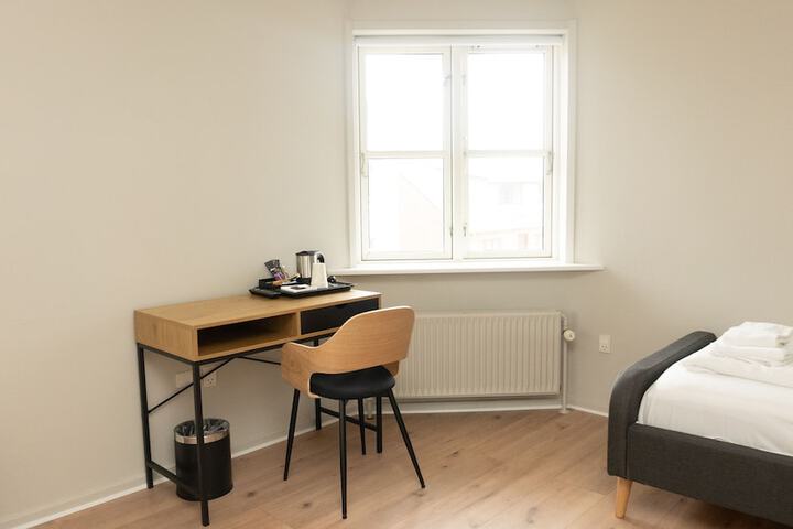 Room 17 of 48
