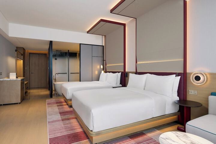 Room 13 of 65