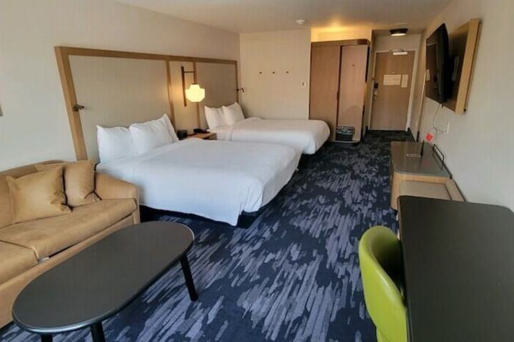 Room 12 of 42