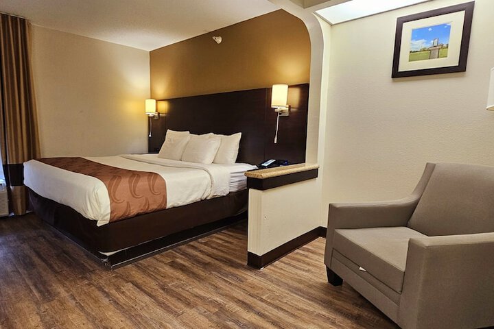 1 King Bed (9 of 13)