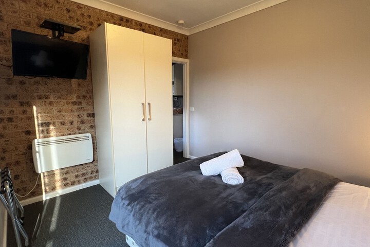 Room 15 of 23