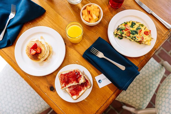 Breakfast/Coffee Service 156 of 194
