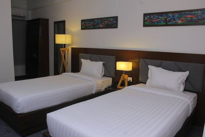 Room 18 of 38