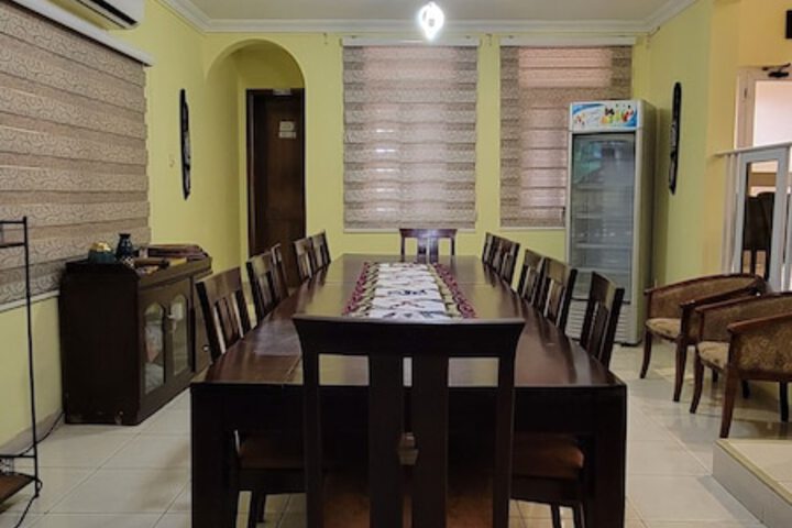 Dining 52 of 58