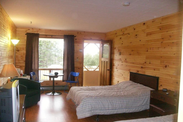 Room 3 of 10