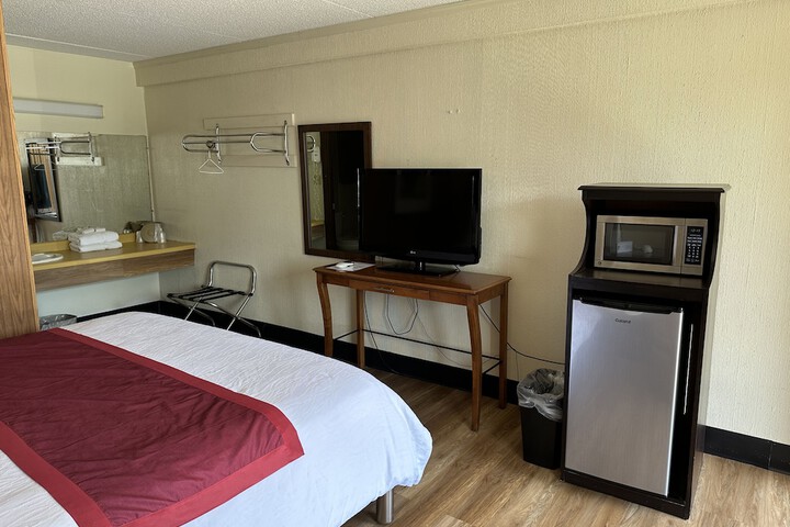 Room 8 of 20