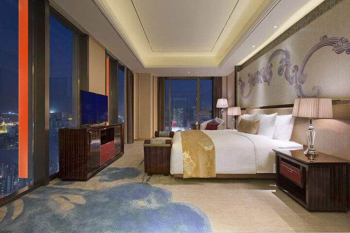 Room 12 of 60