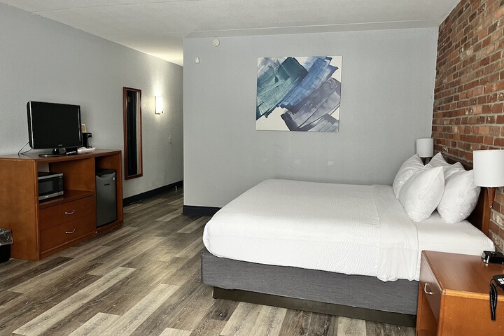 1 King Bed Deluxe Room (20 of 22)