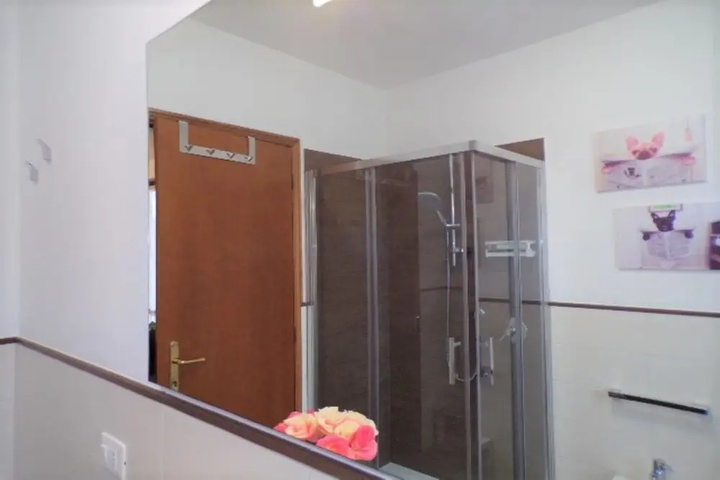 Room 2 of 15
