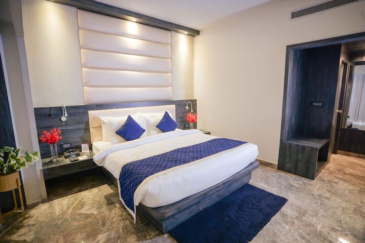 Room 4 of 48