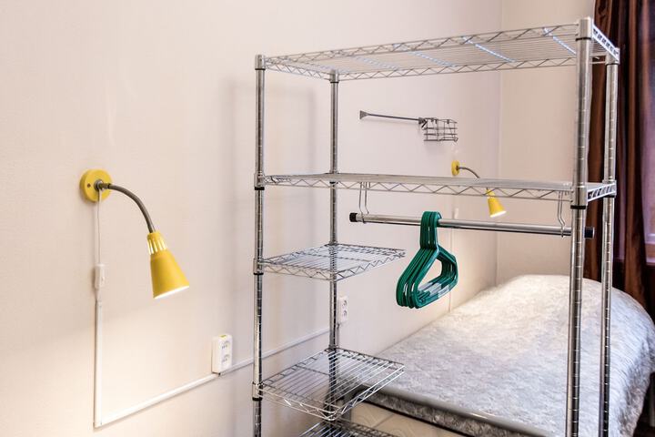 Room 10 of 27