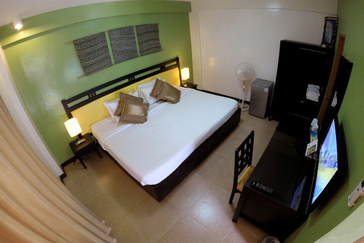Room 6 of 59
