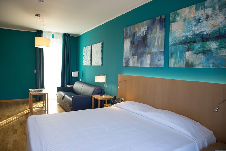 Room 15 of 69