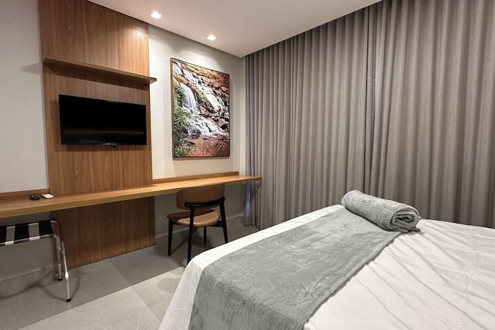 Room 4 of 17