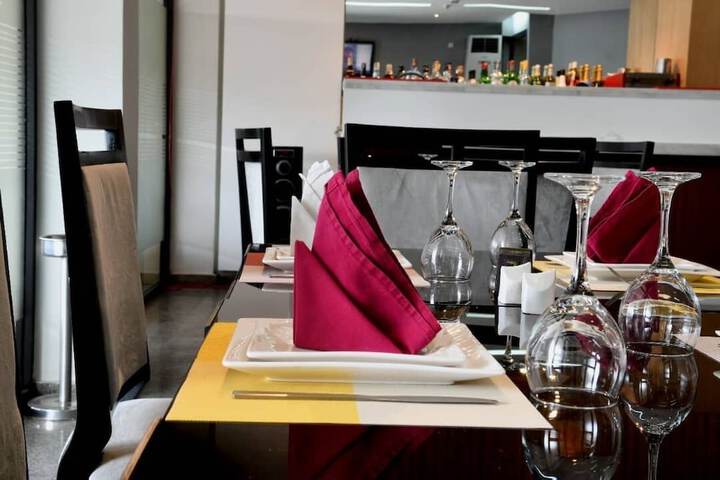 Dining 44 of 56