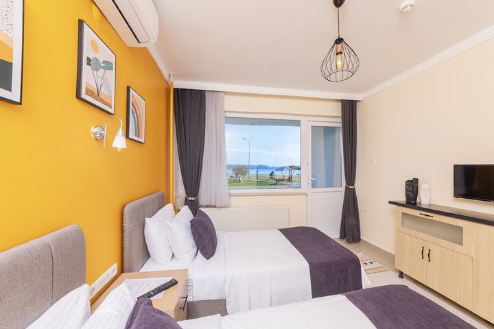 Room 15 of 102