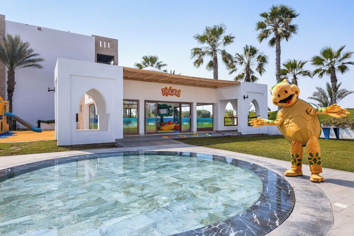 Pools & Facilities