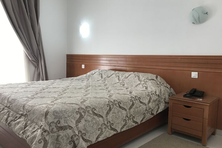 Room 6 of 53