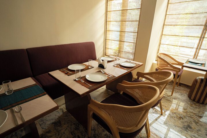 Dining 38 of 43
