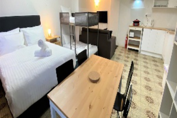 Room 558 of 693