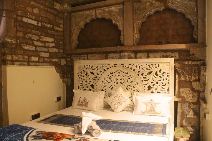 Room 15 of 90