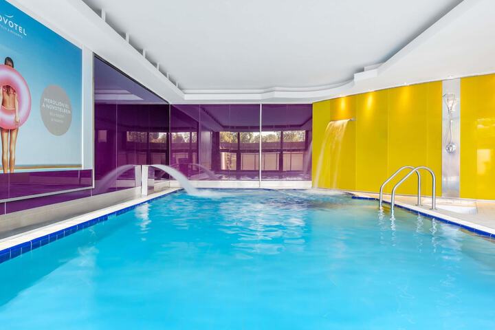 Pool Hotel