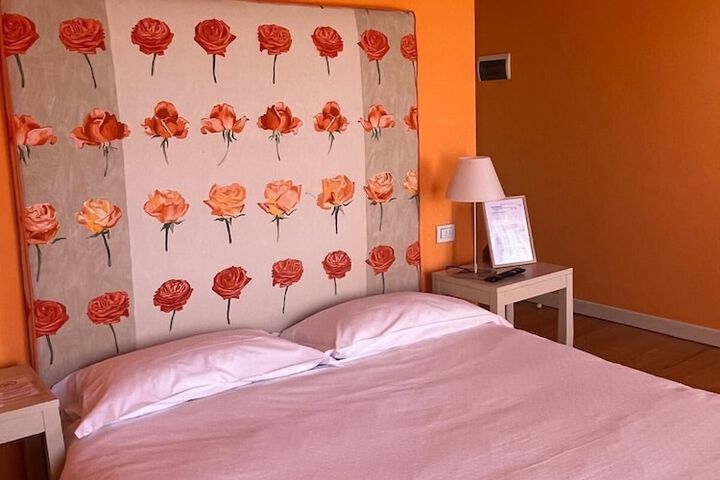 Room 9 of 43